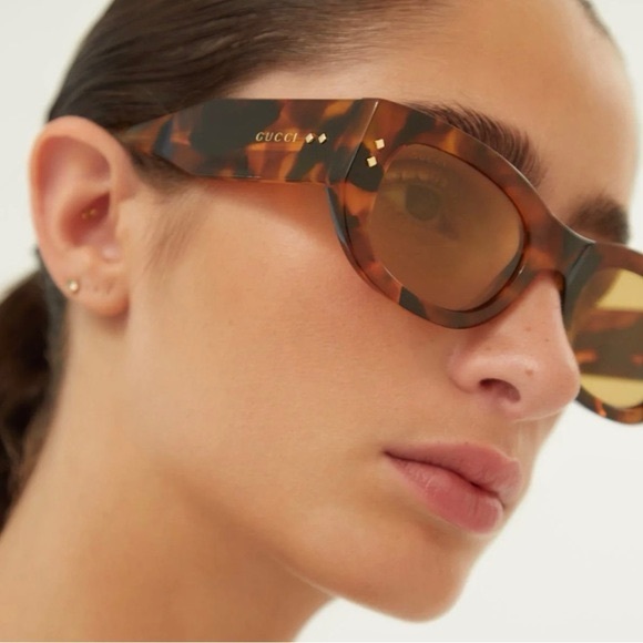 New! Authentic GUCCI Rectangle Sunglasses. - Picture 2 of 14